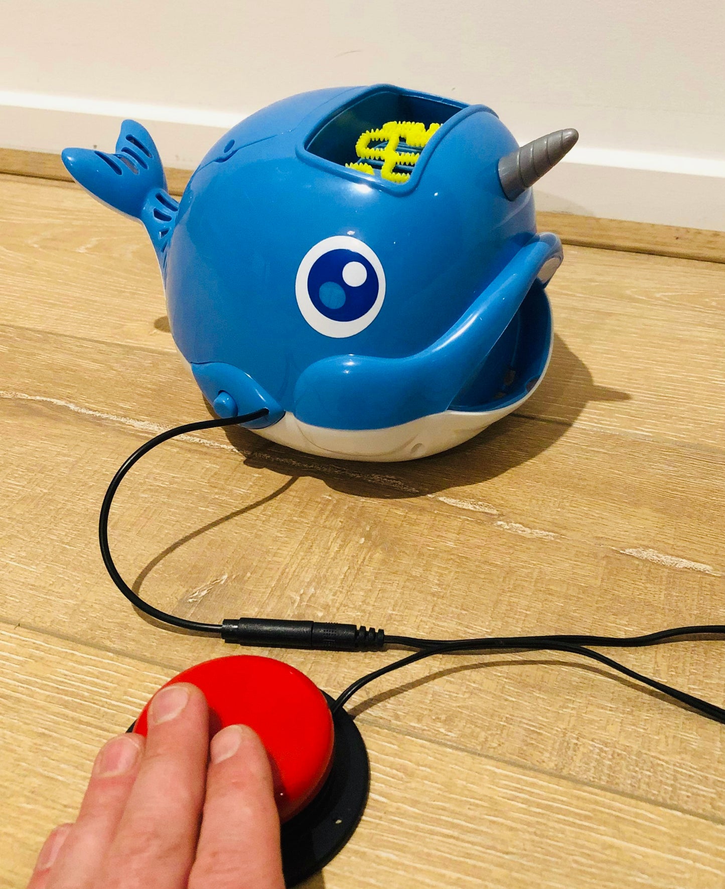 Narwhal Vertical Bubble Fountain Toy - Switch Adapted